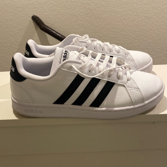 Adidas Tennis Shoes - Picture 1 of 9
